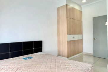 Golden Sands Seaview Residence