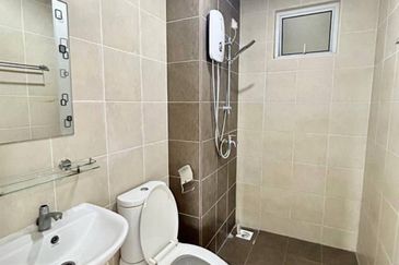 Golden Sands Seaview Residence