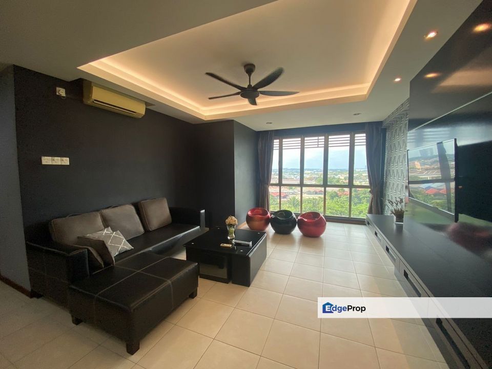 Molek Pine, Johor, Johor Bahru