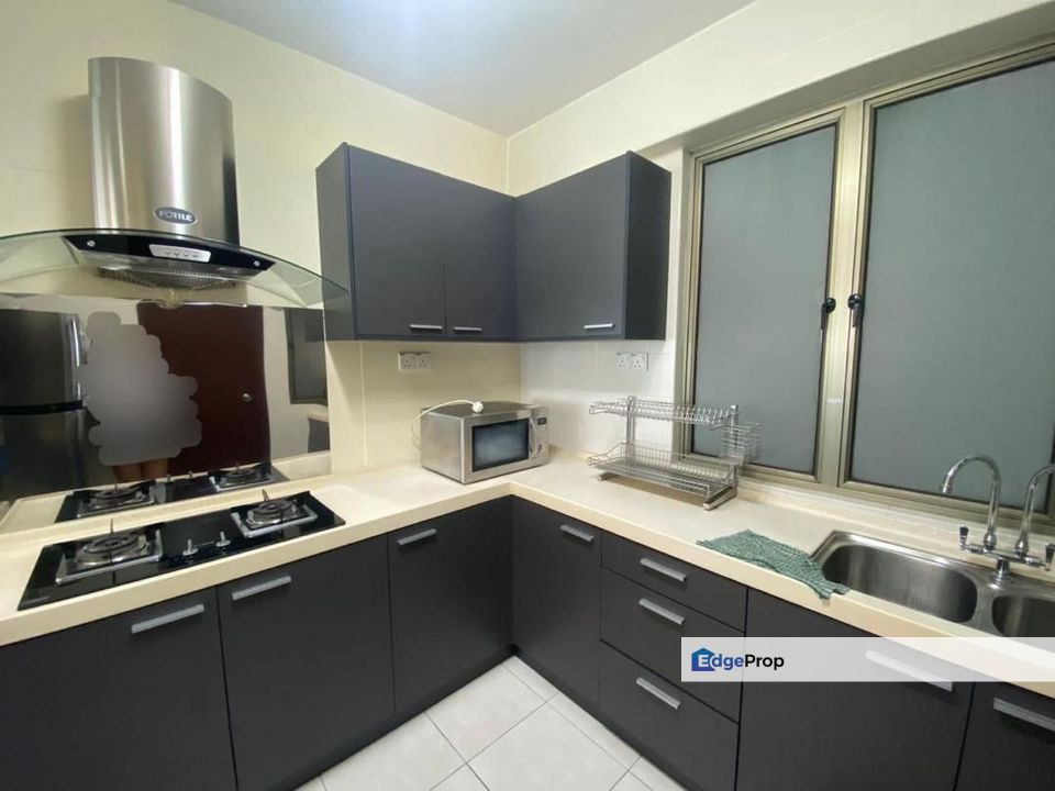 Molek Pine, Johor, Johor Bahru