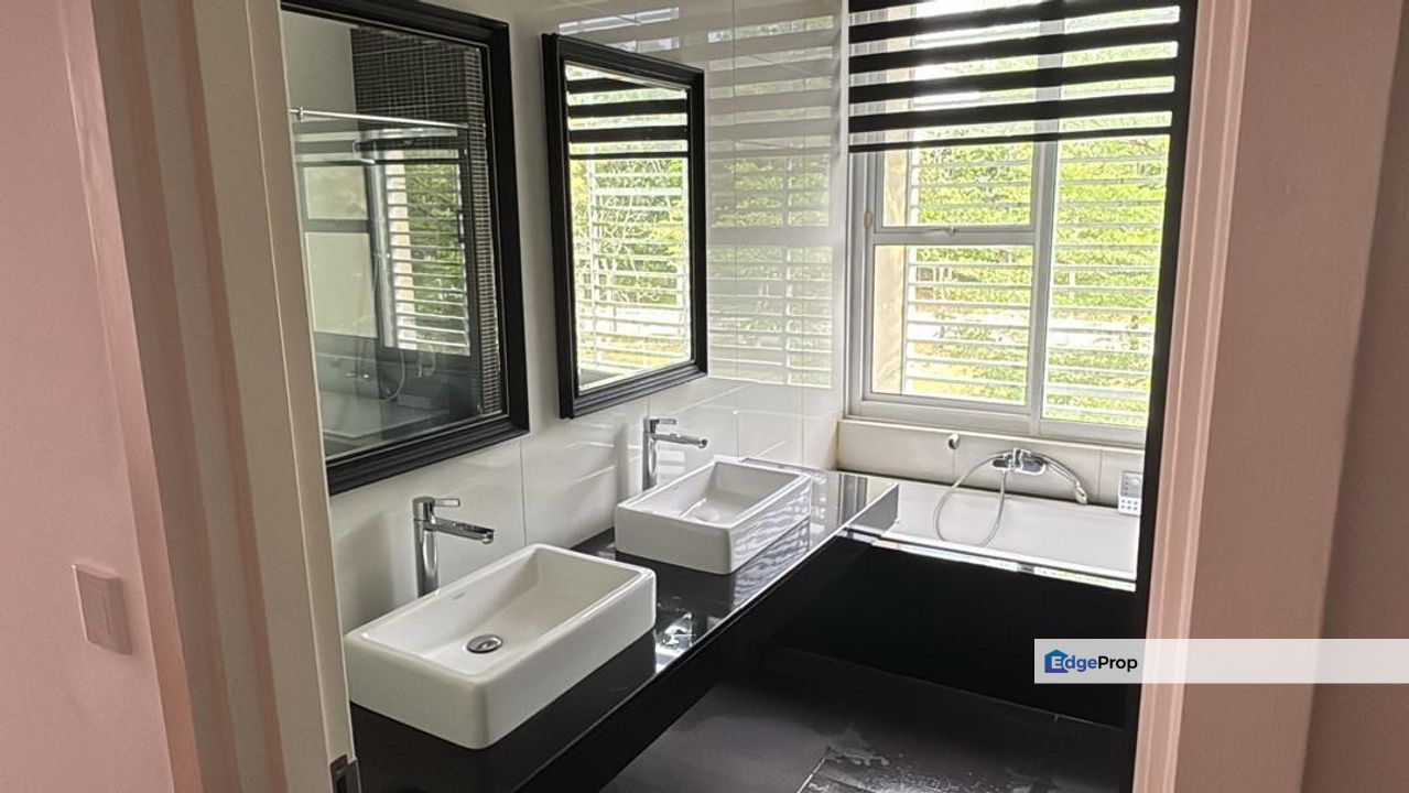 East Ledang, Johor, Nusajaya