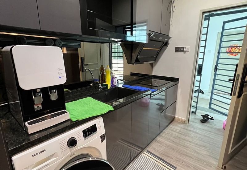 Akademik Suite @ Mount Austin