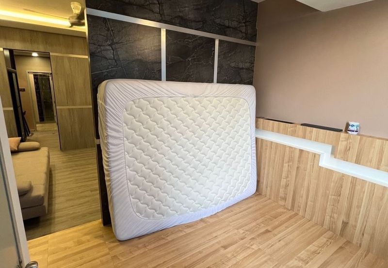 Akademik Suite @ Mount Austin