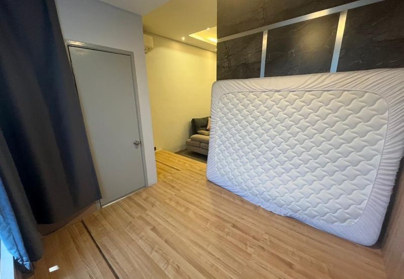 Akademik Suite @ Mount Austin