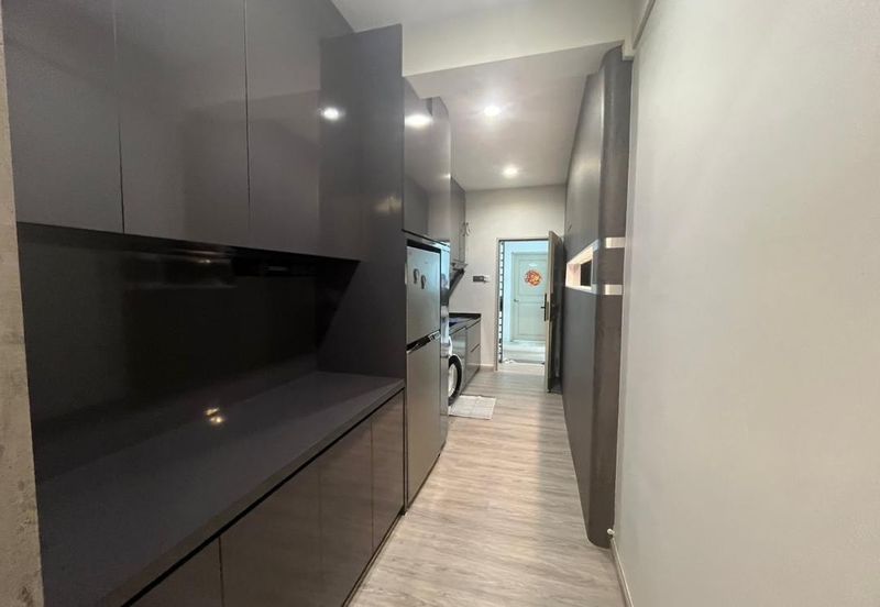 Akademik Suite @ Mount Austin