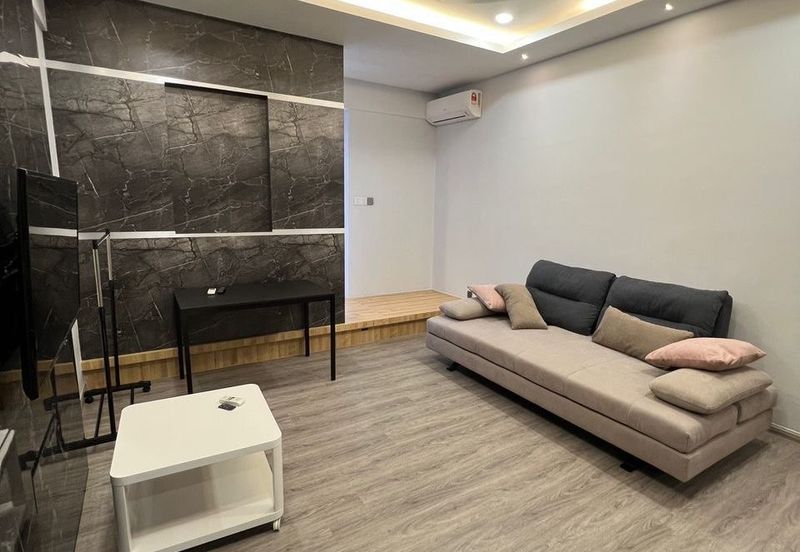 Akademik Suite @ Mount Austin