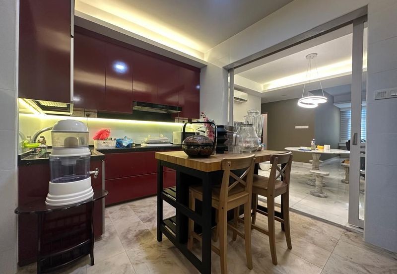 Aloha Tower Condominium