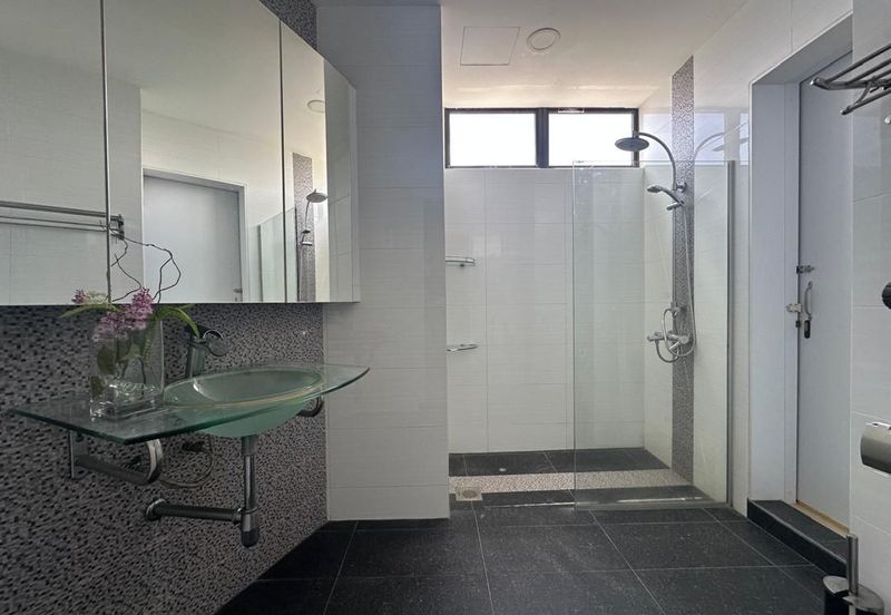 Aloha Tower Condominium