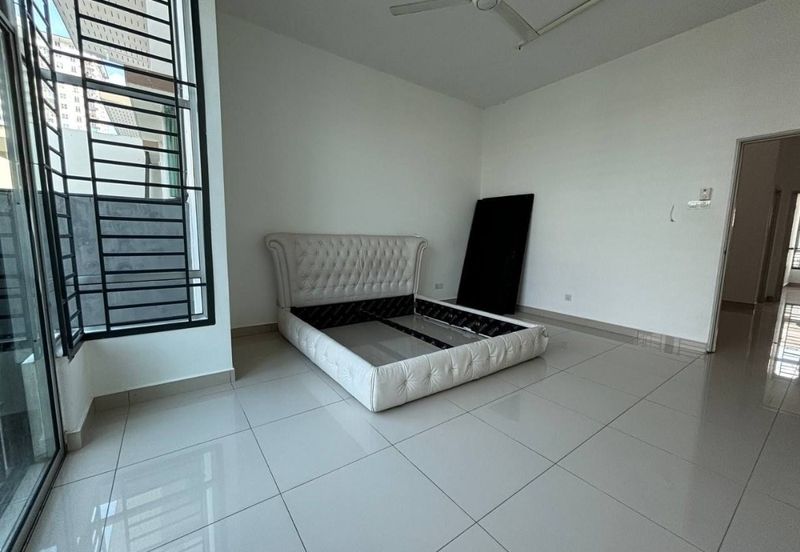 Austin Residence @Taman Mount Austin