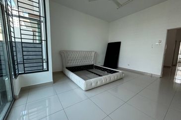 Austin Residence @Taman Mount Austin