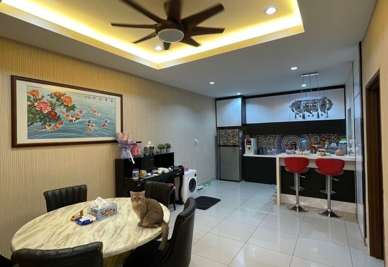 Maple Red, Adda Heights