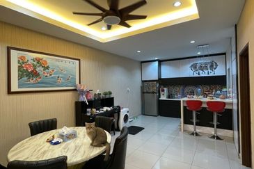 Maple Red, Adda Heights