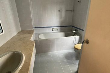 The Straits View, Bandar Baru Permas Jaya