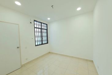 Jalan Setia Tropika 3/12