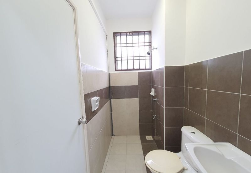 Jalan Setia Tropika 3/12