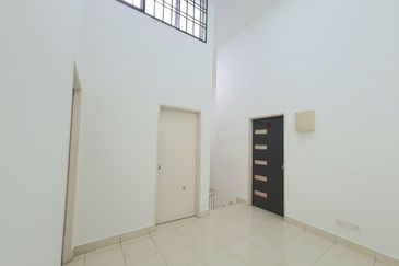 Jalan Setia Tropika 3/12