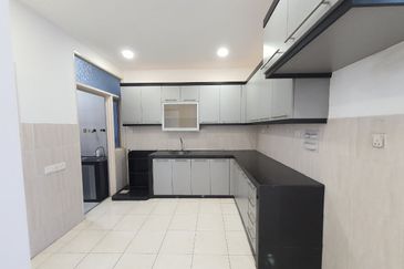 Jalan Setia Tropika 3/12