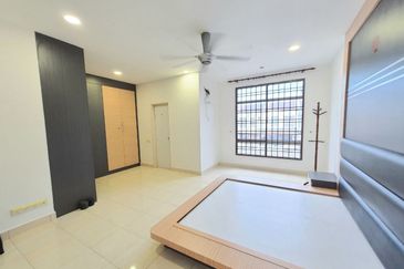 Jalan Setia Tropika 3/12