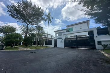 Jalan Setia Tropika 15