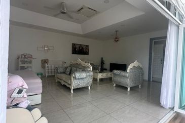 Jalan Setia Tropika 15