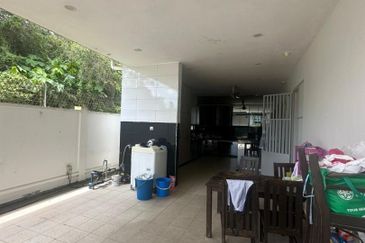 Jalan Setia Tropika 15