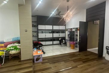 Jalan Setia Tropika 15