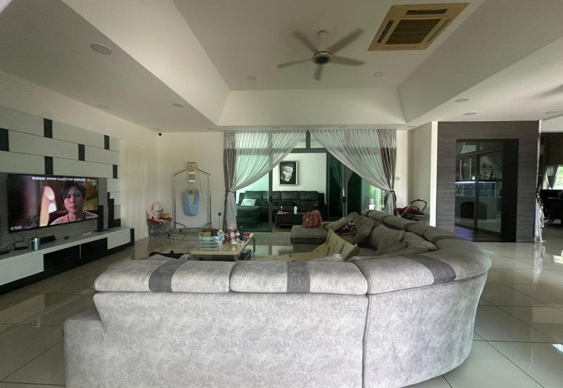 Jalan Setia Tropika 15