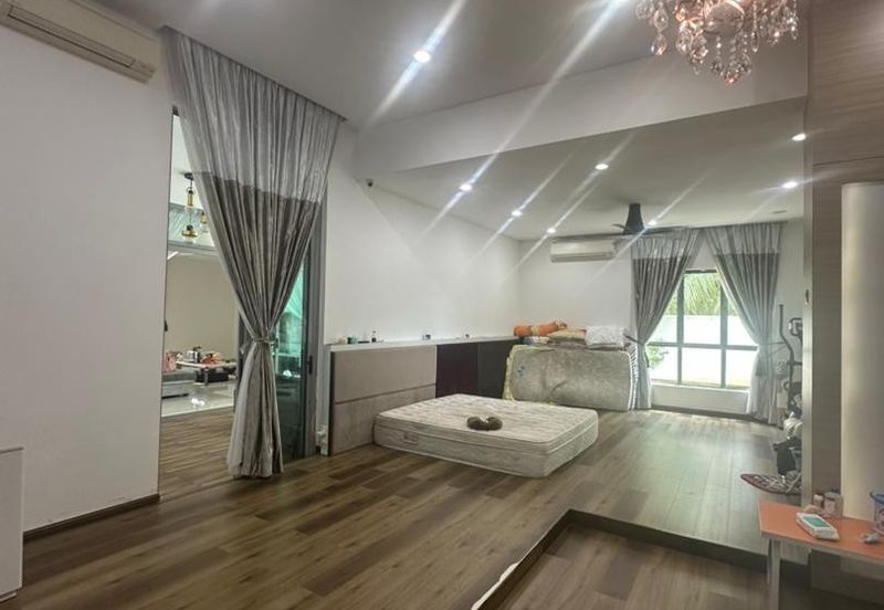 Jalan Setia Tropika 15