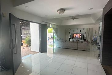 Jalan Setia Tropika 15