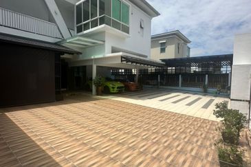 Jalan Setia Tropika 15