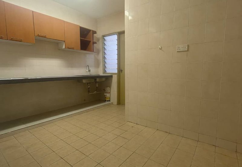 Prima Regency (Savoy Court)