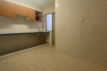 Prima Regency (Savoy Court)