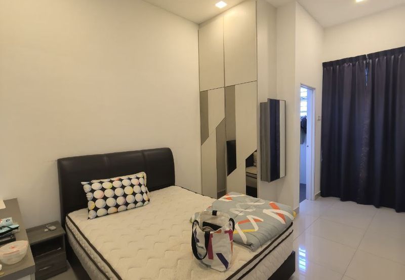 Austin Residence @Taman Mount Austin