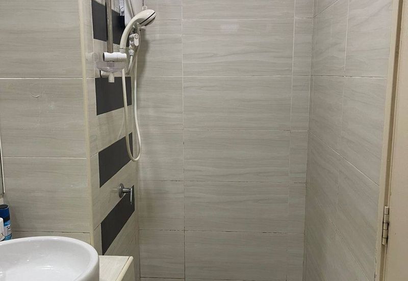 D'Summit Residences @ Kempas Utama