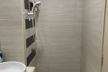 D'Summit Residences @ Kempas Utama