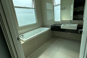 Isola Villa @ Senibong Cove