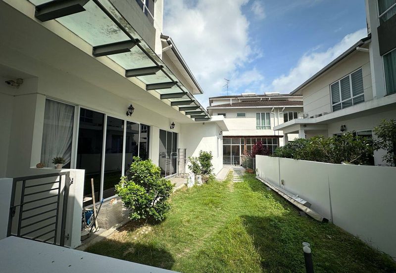 Isola Villa @ Senibong Cove