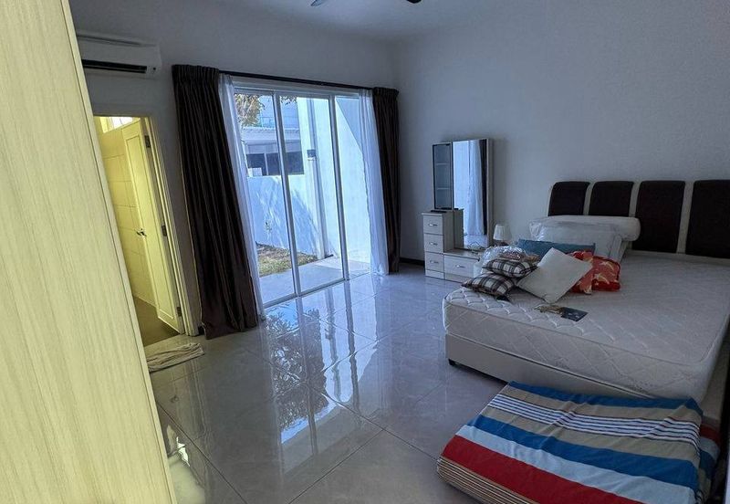 Isola Villa @ Senibong Cove