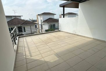 Isola Villa @ Senibong Cove