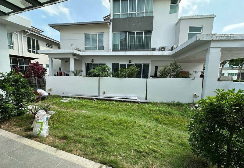 Isola Villa @ Senibong Cove