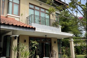 FLORA TROPIKA (THE THOMPSON)