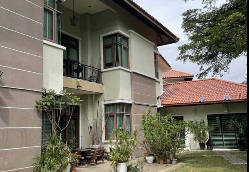 FLORA TROPIKA (THE THOMPSON)