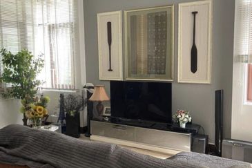 FLORA TROPIKA (THE THOMPSON)