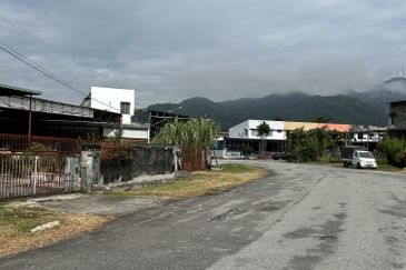 Factory lot at Chandran Raya Industry Menglembu