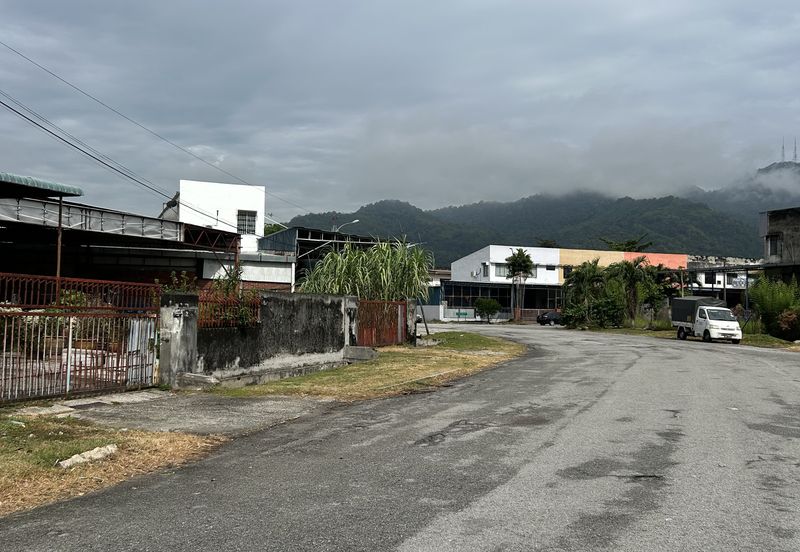 Factory lot at Chandran Raya Industry Menglembu