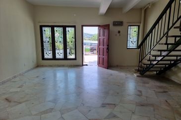 Taman Saujana Puchong