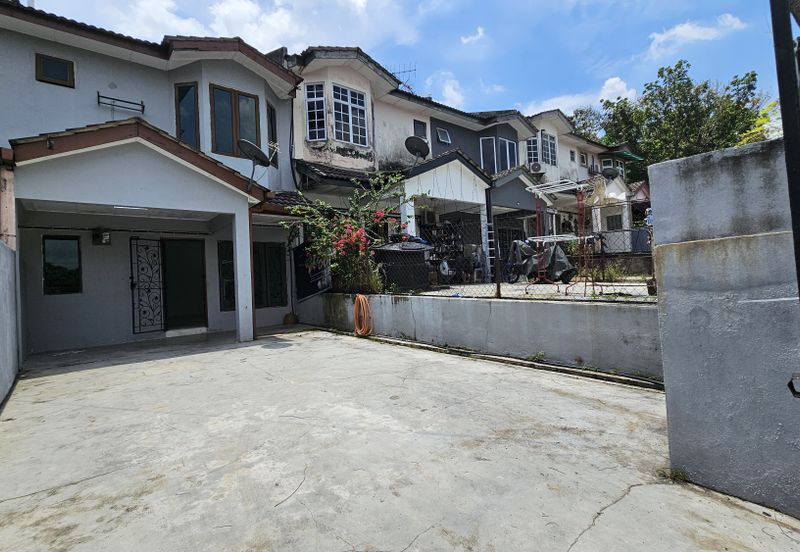 Taman Saujana Puchong