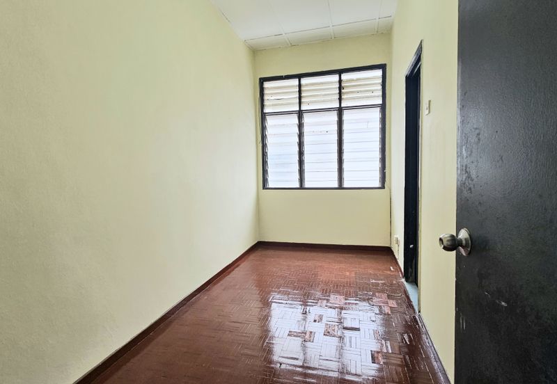 Taman Saujana Puchong