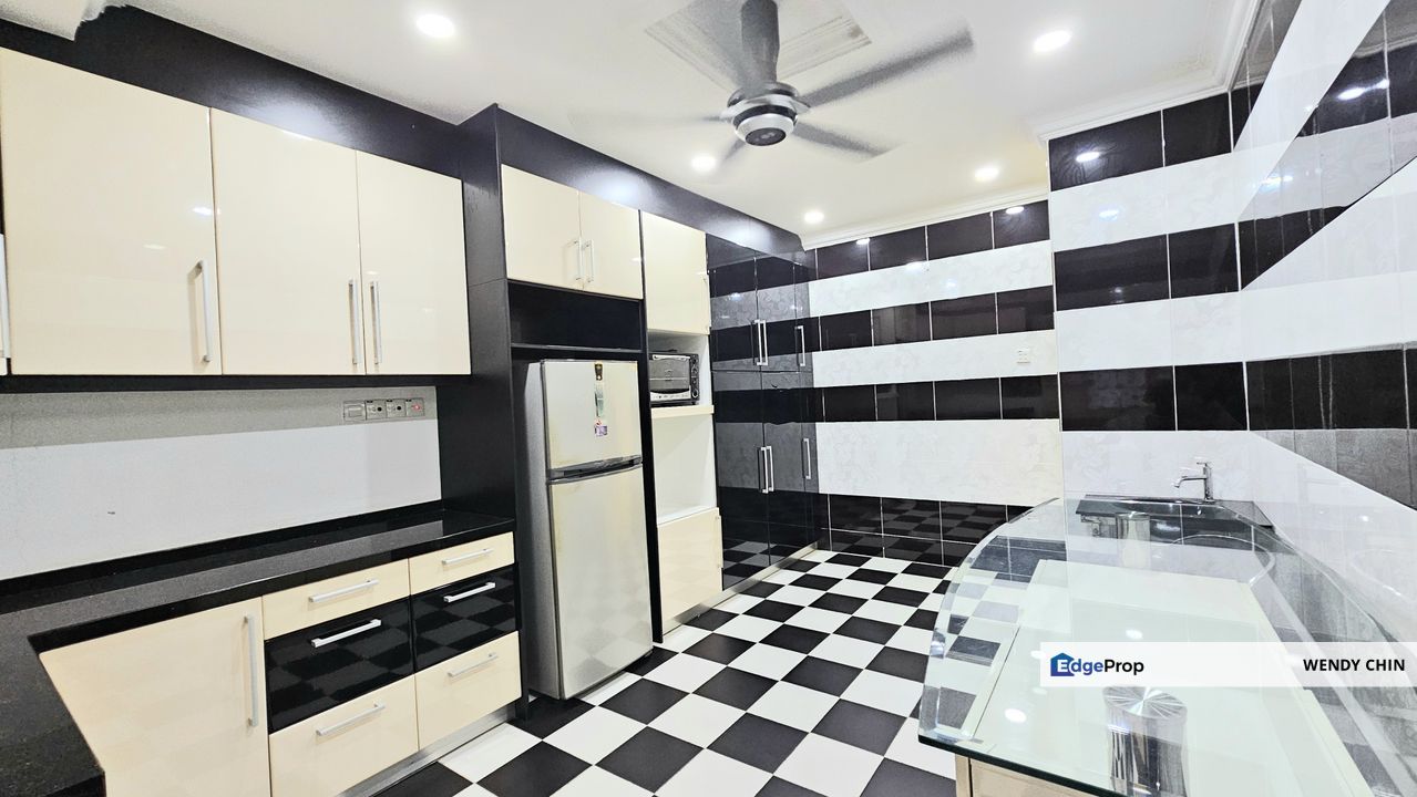 Gated guarded, Selangor, Puchong