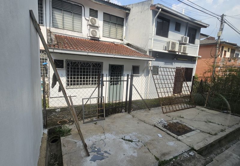 Taman Saujana Puchong